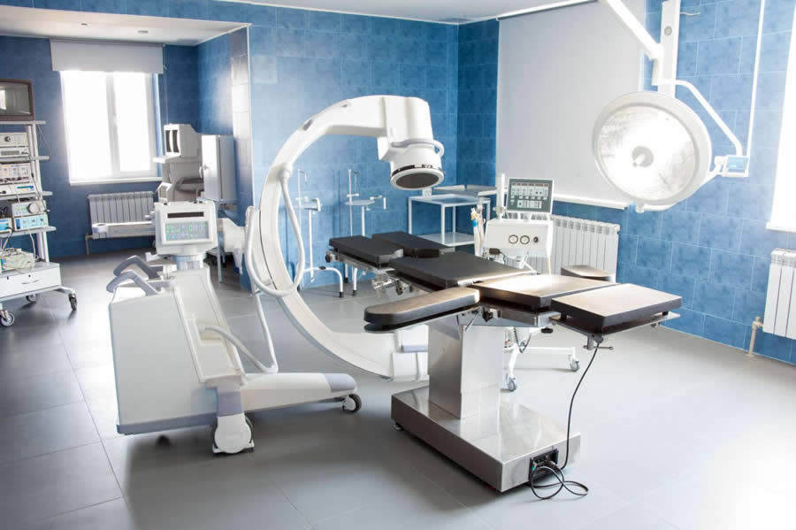 Sala de cirurgia com exame médico de raio-x