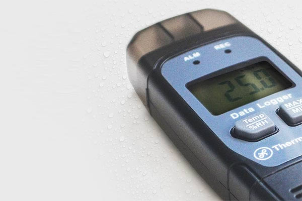 Data logger 9103 da Thermomatic em fundo branco