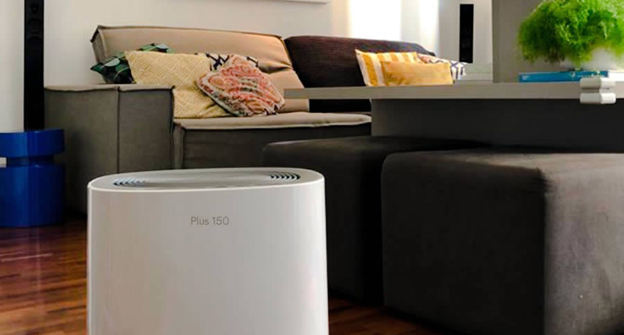 Desumidificador de ar Desidrat New Plus 150 controlando a umidade em uma sala