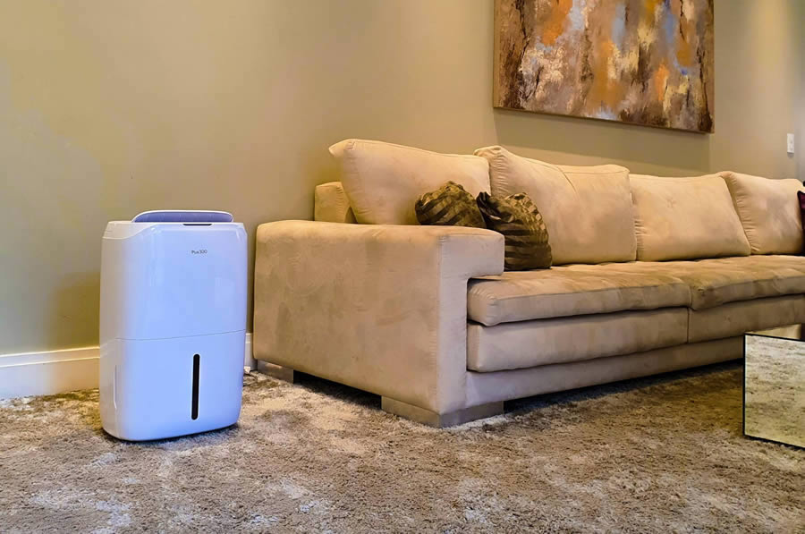 Desumidificador de ar em sala de estar