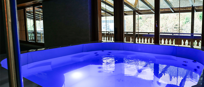 hidromassagem com led em ambiente fechado